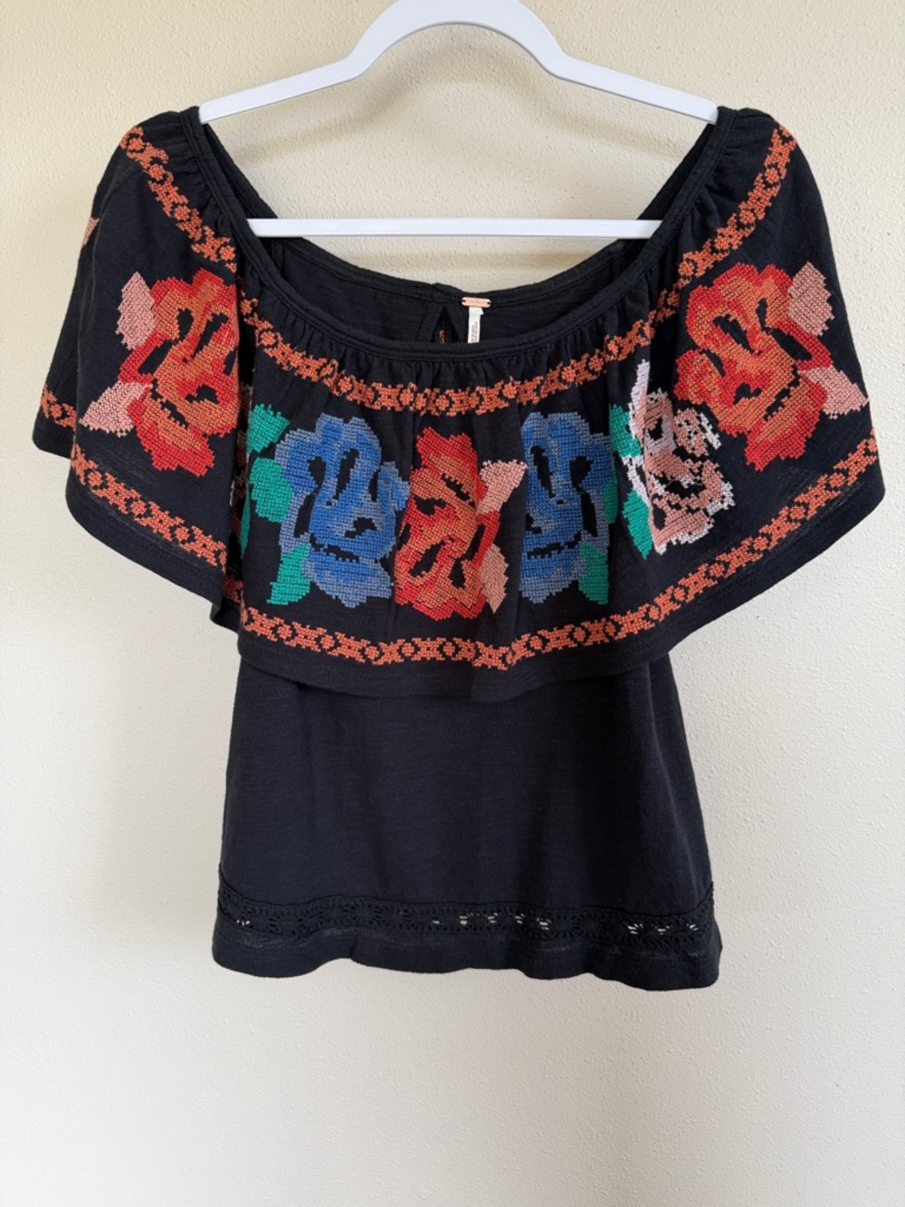 Free People Embroidered Off The Shoulder Top XS Black Boho, Cottagecore, Floral